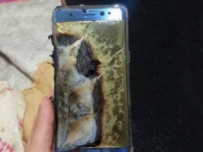 Chhattisgarh boy dies after mobile phone explodes | गेम खेळताना मोबाइलचा स्फोट होऊन 12 वर्षाच्या मुलाचा मृत्यू