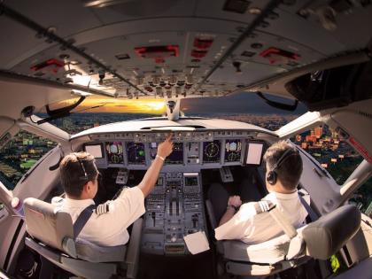 Why pilots and co-pilots can never eat the same meal in Airplane, Know interesting facts | विमानात दोन्ही पायलट्सना एकसारखं जेवण का दिलं जात नाही? तुम्हाला माहीत आहे का?