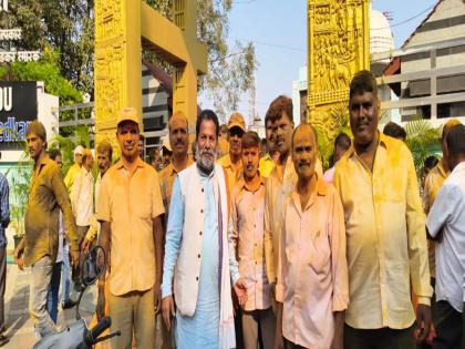 After twenty-eight years, Ghantagadi sanitation workers will be permanent; Supreme Court rejects petition | अठ्ठावीस वर्षांनंतर घंटागाडी सफाई कर्मचारी होणार कायम;सर्वोच्च न्यायालयाने याचिका फेटाळली After twenty-eight years, Ghantagadi sanitation workers will be permanent; Supreme Court rejects petition | अठ्ठावीस वर्षांनंतर घंटागाडी सफाई कर्मचारी होणार कायम;सर्वोच्च न्यायालयाने याचिका फेटाळली
