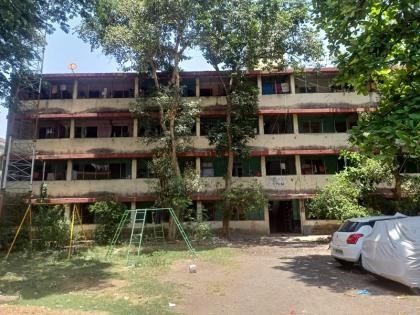 Pimpri Chinchwad Police Commissionerate 'Helpless'; 'Wireless' in an abandoned building | Pimpri Chinchwad Police | पोलिस आयुक्तालय ‘हेल्पलेस’; पडक्या इमारतीत ‘वायरलेस’