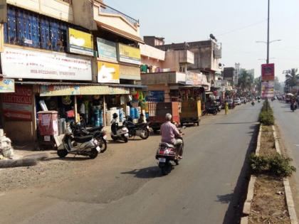 encroachment on Footpath; pimpari chinchwad municipal, police neglected issue | फूटपाथ झाले गायब; पिंपरी चिंचवड शहरातील अतिक्रमणांचा प्रश्न ऐरणीवर