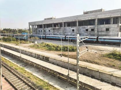 एकऐवजी अडीच वर्षे लोटली, छत्रपती संभाजीनगरच्या पीटलाइनचे काम टुकूटुकू सुरूच