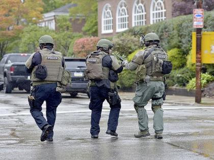 11 people killed in Pittsburgh synagogue shooting | अमेरिकेच्या पिट्सबर्गमध्ये गोळीबार; 11 जणांचा मृत्यू, 6 जखमी