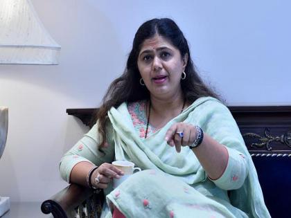 Tweet directly from the United States, Pankaja munde tweet like loss in jilha parishad election | थेट अमेरिकेतून ट्वीट, पंकजांनी निकालापूर्वीच फडकावले पांढरे निशाण