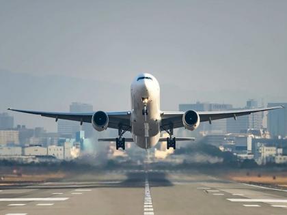 Husband Spends 20 Years Building Home Looking Like A Plane For Wife Who Loves To Travel | ...म्हणून पत्नीसाठी त्याने तयार केलं विमानासारखं घर, २० वर्षापासून सुरू होतं काम! 