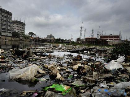 Plastically responsible for Mumbai's Tumbi! | मुंबईची तुंबई होण्यास प्लॅस्टिकच जबाबदार!