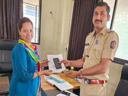 Lost Mobiles Traveled other states, Recovered 45 Peoples mobile by tilak nagar police | गहाळ झालेल्या मोबाईलचा परराज्यात प्रवास, ४५ जणांना परत दिले मिळवून