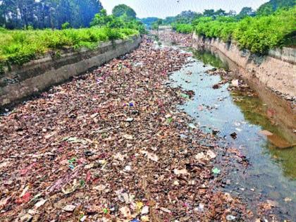 Clean survey; But the canal was stagnant, the canal became dumping ground | स्वच्छ सर्वेक्षणाचे बिगूल; पण कालवा अस्वच्छ, कालव्याचे झाले डंपिंग ग्राऊंड