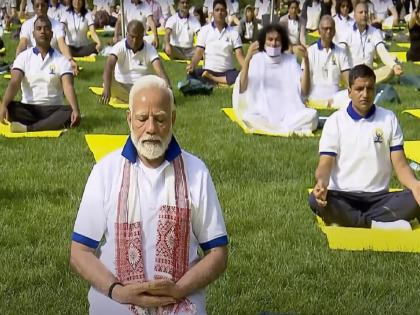 PM Narendra Modi-led Yoga session at UN creates Guinness World Record | अमेरिकेत पंतप्रधान माेदींचा मैत्रीयाेग; ‘गिनीज वर्ल्ड रेकॉर्ड’मध्ये नोंद 