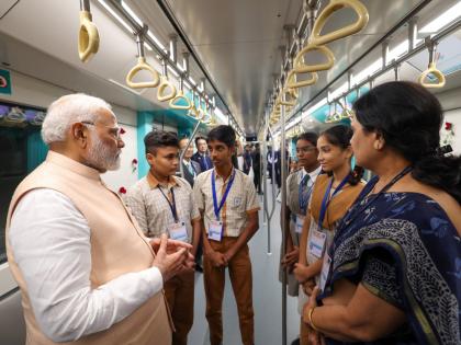 inauguration of mumbai metro 3 route by pm narendra modi and communicating with school children and women | PM मोदी यांच्या हस्ते मेट्रो ३ मार्गिकेचे उद्घाटन; प्रवासात शाळकरी मुले, महिलांशी संवाद