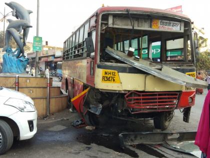 PMPML break fail; second big accident in Two months, the administration apathetic | पीएमपीएमएलचा ब्रेक फेल; दोन महिन्यात दुसरा मोठा अपघात, प्रशासन उदासीन