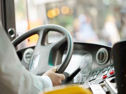 Drivers will be suspended if they use headphones while driving a bus; Administration's decision for the safety of passengers | बस चालवताना हेडफोन वापरल्यास चालकांचे निलंबन होणार; प्रवाशांच्या सुरक्षिततेसाठी प्रशासनाचा निर्णय Drivers will be suspended if they use headphones while driving a bus; Administration's decision for the safety of passengers | बस चालवताना हेडफोन वापरल्यास चालकांचे निलंबन होणार; प्रवाशांच्या सुरक्षिततेसाठी प्रशासनाचा निर्णय