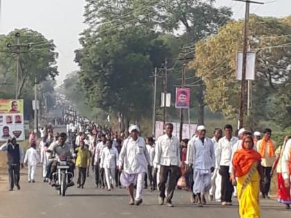 Millions of banjara devotees in poharadevi | लाखो बंजारा बांधव पोहरादेवीत दाखल