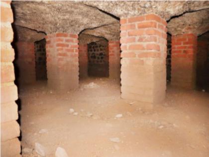 Subway found in JJ hospital area; 130 years old, 200 meters long | जे जे रुग्णालय परिसरात सापडले भुयार; १३० वर्षे जुने, २०० मीटर लांब