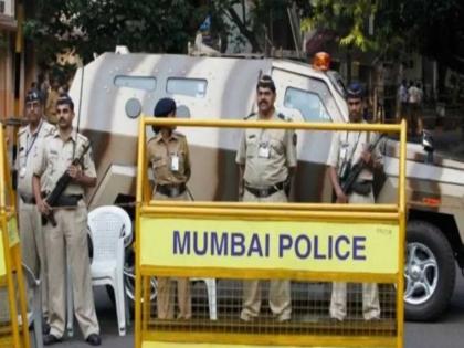 Drunk man hits police bike policeman breaks leg | दारूच्या नशेत पोलिसांच्या गाडीला धडक; पोलिसाचा मोडला पाय, दोघांवर गुन्हा दाखल Drunk man hits police bike policeman breaks leg | दारूच्या नशेत पोलिसांच्या गाडीला धडक; पोलिसाचा मोडला पाय, दोघांवर गुन्हा दाखल
