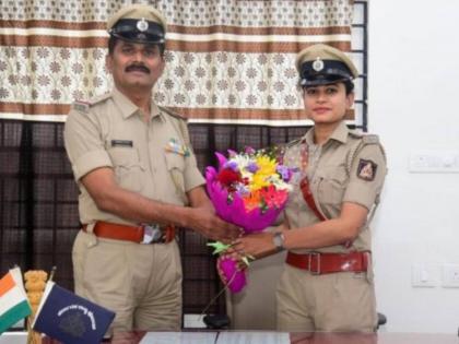 daughter took charge of father in office on the day of retirement as Sub Inspector | तेच पोलीस स्टेशन अन् पदही तेच... वडील निवृत्त झाले अन् लेकीने स्वीकारली जबाबदारी