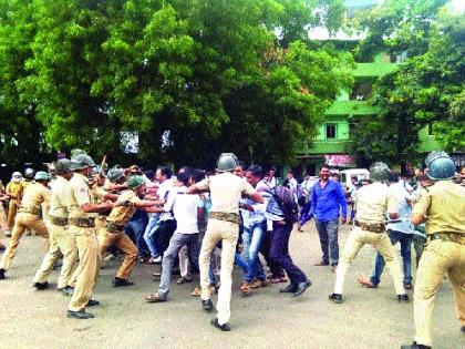 'Watch' roundabout of four thousand police constables: Spontaneous support of organizations and organizations in the district | चार हजार पोलिसांचा बंदवर ‘वॉच’ चौकाचौकात बंदोबस्त : जिल्ह्यातील संस्था अन् संघटनांचा उत्स्फूर्त पाठिंबा