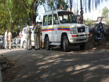 Panchavati: Stacked stones in police station for action | पंचवटी : कारवाईसाठी गेलेल्या पोलीस पथकावर दगडफेक