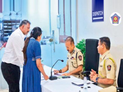 Now permission is not required for Police Commissioner's visit; Deven Bharti will listen to citizens' complaints; Initiative welcomed by Mumbaikars | आता पोलिस आयुक्तांच्या भेटीसाठी परवानगीची आवश्यकता नाही; देवेन भारती नागरिकांच्या तक्रारी ऐकणार Now permission is not required for Police Commissioner's visit; Deven Bharti will listen to citizens' complaints; Initiative welcomed by Mumbaikars | आता पोलिस आयुक्तांच्या भेटीसाठी परवानगीची आवश्यकता नाही; देवेन भारती नागरिकांच्या तक्रारी ऐकणार