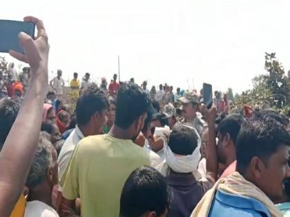 In Chamorshi taluka, land census failed again A large police presence | चामोर्शी तालुक्यात जमीन मोजणी पुन्हा बारगळली; पोलिसांचा मोठा बंदोबस्त 