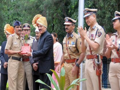 Respect of the President's Medal Police | राष्ट्रपती पदक विजेते पोलीसांचा सन्मान