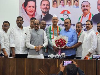 Former BJP corporator Haresh Keni joins Congress | भाजपचे माजी नगरसेवक हरेश केणी यांचा कॉग्रेस मध्ये प्रवेश