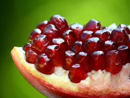 Summer skin care tips natural homemade face pack add this in pomegranate to get flawless and glowing skin | आला आला उन्हाळा... त्वचेला सांभाळा; डाळिंबाचे फायदे होतील तुम्हाला!