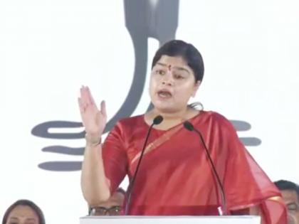 bjp mp poonam mahajan criticizes shiv sena uddhav thackeray over 50 50 formula in yuti | Maharashtra Politics: “५०-५०चा फॉर्म्युला ठरला होता, तर मुंबई महापालिकेचे महापौरपद भाजपला का दिले नाही?” 