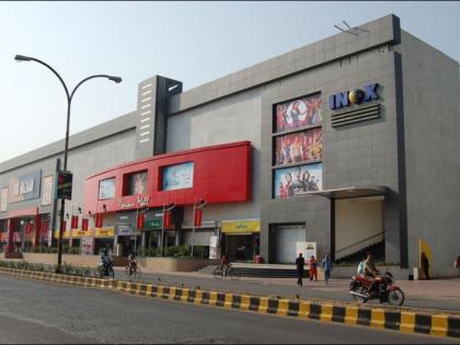 Notice to Poonam Mall of Nagpur; 32 crores outstanding: NMC ready to auction | नागपूरच्या पूनम मॉलला नोटीस; ३२ कोटींची थकबाकी : मनपाची लिलावाची तयारी