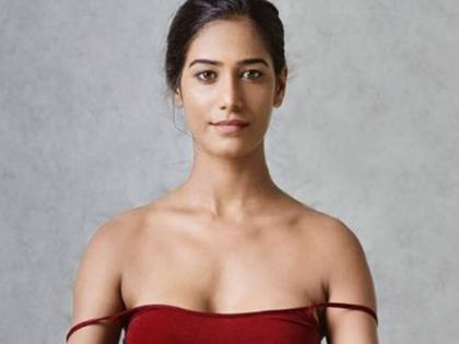 Controversial model Poonam Pandey has filed a complaint against actor Sanjay Bhargava | वादग्रस्त मॉडेल पूनम पांडेने अभिनेत्याविरोधात केली विनयभंगाची तक्रार