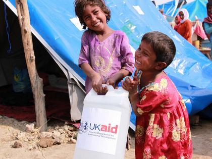 Half of Pakistan is poor, World Bank is worried; There is no money to pay interest, and the debt is running out... | अर्धा पाकिस्तान गरीब, जागतिक बँक चिंतेत; व्याज चुकवायला पैसे नाहीत, अन् कर्ज वाटत सुटलीय... Half of Pakistan is poor, World Bank is worried; There is no money to pay interest, and the debt is running out... | अर्धा पाकिस्तान गरीब, जागतिक बँक चिंतेत; व्याज चुकवायला पैसे नाहीत, अन् कर्ज वाटत सुटलीय...