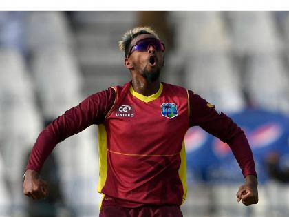 Before the third PAKvWI ODI, Nicholas Pooran bowled just three balls in international cricket, Today, the west indies captain bagged four wickets | PAK vs WI 3rd ODI : अरे देवा!; यष्टिरक्षक Nicholas Pooranच्या गोलंदाजीसमोर पाकिस्तानने टेकले गुडघे, २९ धावांत ४ गडी परतले