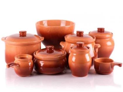 The growing wealth of pottery; A place of honor in the modern kitchen | मातीच्या भांड्यांचा वाढतोय श्रीमंती थाट; मॉडर्न किचनमध्ये मिळाले मानाचे स्थान