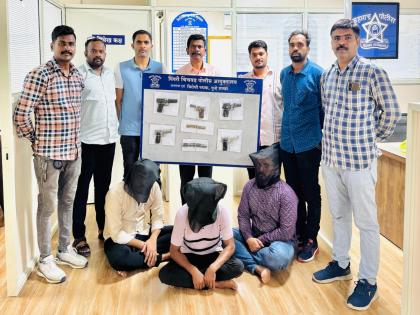 pimpari-chinchwad NEWS Three inns caught smuggling weapons; Five pistols, 20 cartridges brought for terror seized | शस्त्र तस्करी करणाऱ्या तीन सराईतांच्या आवळल्या मुसक्या; दहशतीसाठी आणलेले पाच पिस्तूल, २० काडतुसे जप्त pimpari-chinchwad NEWS Three inns caught smuggling weapons; Five pistols, 20 cartridges brought for terror seized | शस्त्र तस्करी करणाऱ्या तीन सराईतांच्या आवळल्या मुसक्या; दहशतीसाठी आणलेले पाच पिस्तूल, २० काडतुसे जप्त