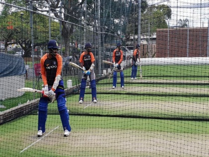 IND vs AUS: The Indian cricket team started the practice | IND vs AUS : भारतीय संघाने केली सरावाला धडाक्यात सुरुवात