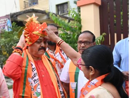 Shiv Sena's Pradeep Jaiswal cuts the string of MIM's kite for the second time from Aurangabad Central | शिंदेसेनेच्या प्रदीप जैस्वाल यांनी दुसऱ्यांदा कापली 'MIM'च्या पतंगाची दोर