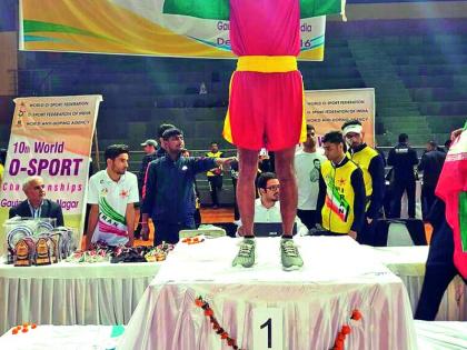 Pradeep, who won the gold medal at the international level in Motala taluka | मोताळा तालुक्यातील प्रदीपने आंतरराष्ट्रीय स्तरावर पटकावले सुवर्ण पदक