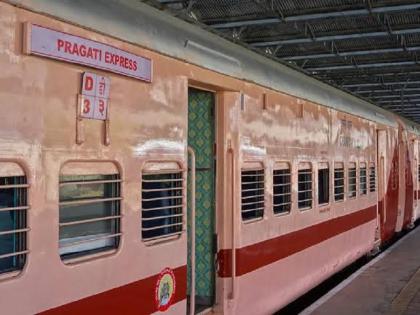 Extend Pune-Lonavala local trips, stop Pragati Express; Pimpri Chinchwadkar's demand | पुणे-लोणावळा लोकल फेऱ्या वाढवा, प्रगती एक्स्प्रेसला थांबा द्या; पिंपरी चिंचवडकरांची मागणी