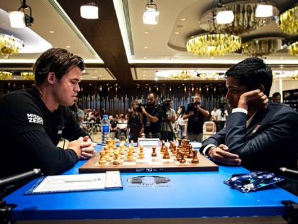 Chess World Cup Final : Magnus Carlsen prevails with black in the first rapid game of the Final tiebreak, leaving Praggnanandhaa in a must-win situation | घड्याळाचे काटे फिरले अन् प्रज्ञाननंदाने पहिला टाय ब्रेकर सोडला; मॅग्नस कार्लसनची बाजी