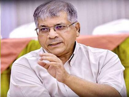 No discrimination among workers, give incentive allowance to all regularly : Prakash Ambedkar | जीवाची पर्वा न करता कर्तव्य बजावणाऱ्या कामगारांमध्ये भेदभाव नको, सर्वांना नियमित प्रोत्साहन भत्ता द्या : प्रकाश आंबेडकर