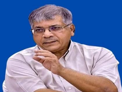 Religious freedom in the country is under threat, Rahul Gandhi should speak on this, Prakash Ambedkar advised | देशातील धार्मिक स्वातंत्र्य धोक्यात; राहुल गांधींनी यावर बोलावे, प्रकाश आंबेडकरांचा सल्ला