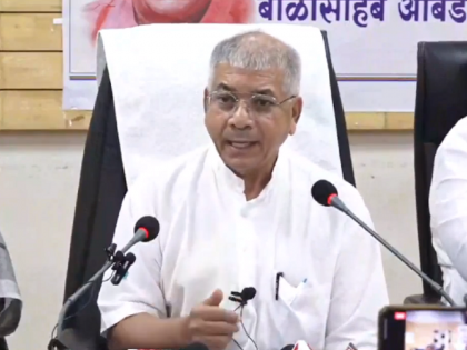 By nominating 33 percent women in Lok Sabha, BJP should show that it is not acting like Manusmriti: Adv. Prakash Ambedkar | "भाजपने ३३ टक्के महिलांना उमेदवारी देऊन मनुस्मृतीप्रमाणे वागत नसल्याचे दाखवावे"