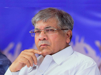 Maharashtra Lok Sabha election results 2024: Prakash Ambedkar himself 'deprived'! | Maharashtra Lok Sabha election results 2024: प्रकाश आंबेडकर स्वत:च ‘वंचित’!