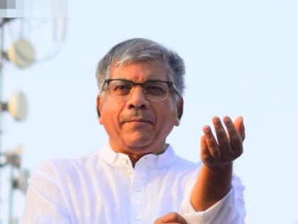 vba prakash Ambedkar targets Congress as RLD exits India Alliance | इंडिया आघाडीतून RLD बाहेर पडताच आंबेडकरांचा काँग्रेसवर निशाणा; मविआबद्दल म्हणाले...