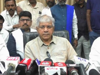 vba prakash ambedkar criticized state mahayuti govt over shivaji maharaj statue collapsed issue | “अद्याप गृहमंत्र्यांनी माफी मागितली नाही, पंतप्रधानांनी खोटे बोलू नये”: प्रकाश आंबेडकर