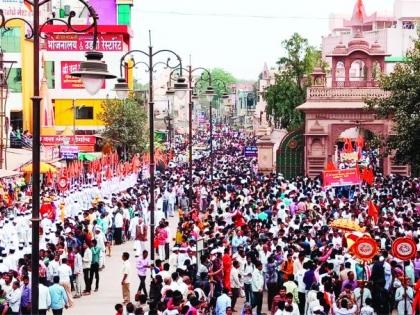 Shegaon: Hundreds of thousands of devotees of Lord Shiva! | शेगाव : ‘श्रीं’चरणी  लक्षावधी भाविक नतमस्तक!