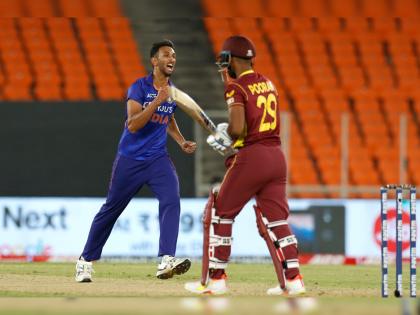 IND vs WI, 2nd ODI Live Updates: Rohit Sharma era as a captain in ODI starts with a series win, beat West Indies by 44 runs and won the series 2-0 with 1 match left in the series | Rohit Sharma era, IND vs WI, 2nd ODI Live Updates : रोहित युगाचा शुभारंभ; दुसऱ्या वन डेत वेस्ट इंडिजला नमवून जिंकली मालिका 