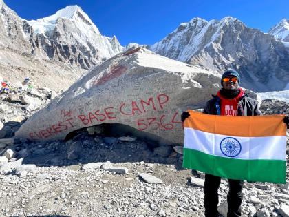 Famous mountaineer Prashil Ambade of Kalyan hoisted the tricolor at the Everest base camp | कल्याणचा प्रसिद्ध गिर्यारोहक प्रशिल अंबादे यांने एव्हरेस्ट बेस कॅम्पवर फडकवला तिरंगा