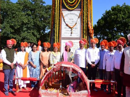 Satara Zilla Parishad officials performed Mahapuja of Shri Bhavnimata at Fort Pratapgad | शिवजयंती सोहळा: किल्ले प्रतापगडावर जिल्हा परिषद अधिकाऱ्यांनी केली श्री भवनीमातेची महापूजा