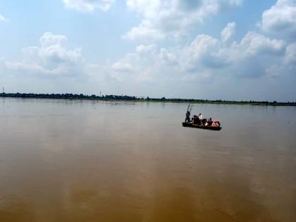 Gadchiroli | The life-threatening journey of the citizens of twenty villages across the Pranhita river | हा वनवास केव्हा संपणार? वीस गावांतील नागरिकांचा अद्यापही प्राणहिता नदीतून जीवघेणा प्रवास